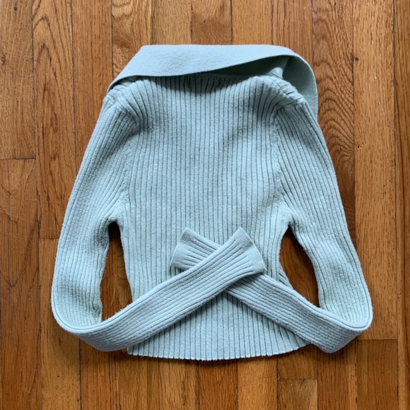 Urban Outfitters Mint Green Long Sleeve Button Down Collared Top - Picture 2 of 2